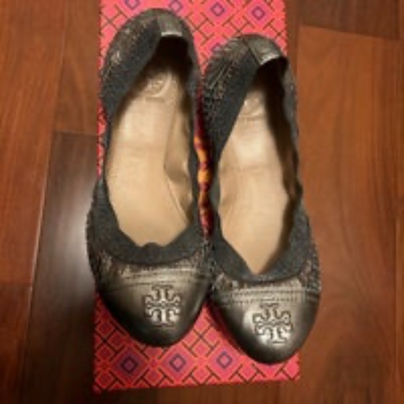 Tory Burch Gabby Ballet Flat - Size 6 - Metallic Python - Picture 2 of 4